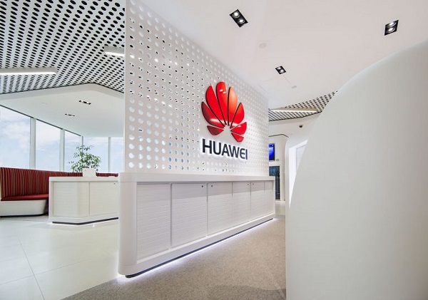 Huawei Indonesia Raih Penghargaan Berkat Hadirkan Solusi Energi Terbarukan